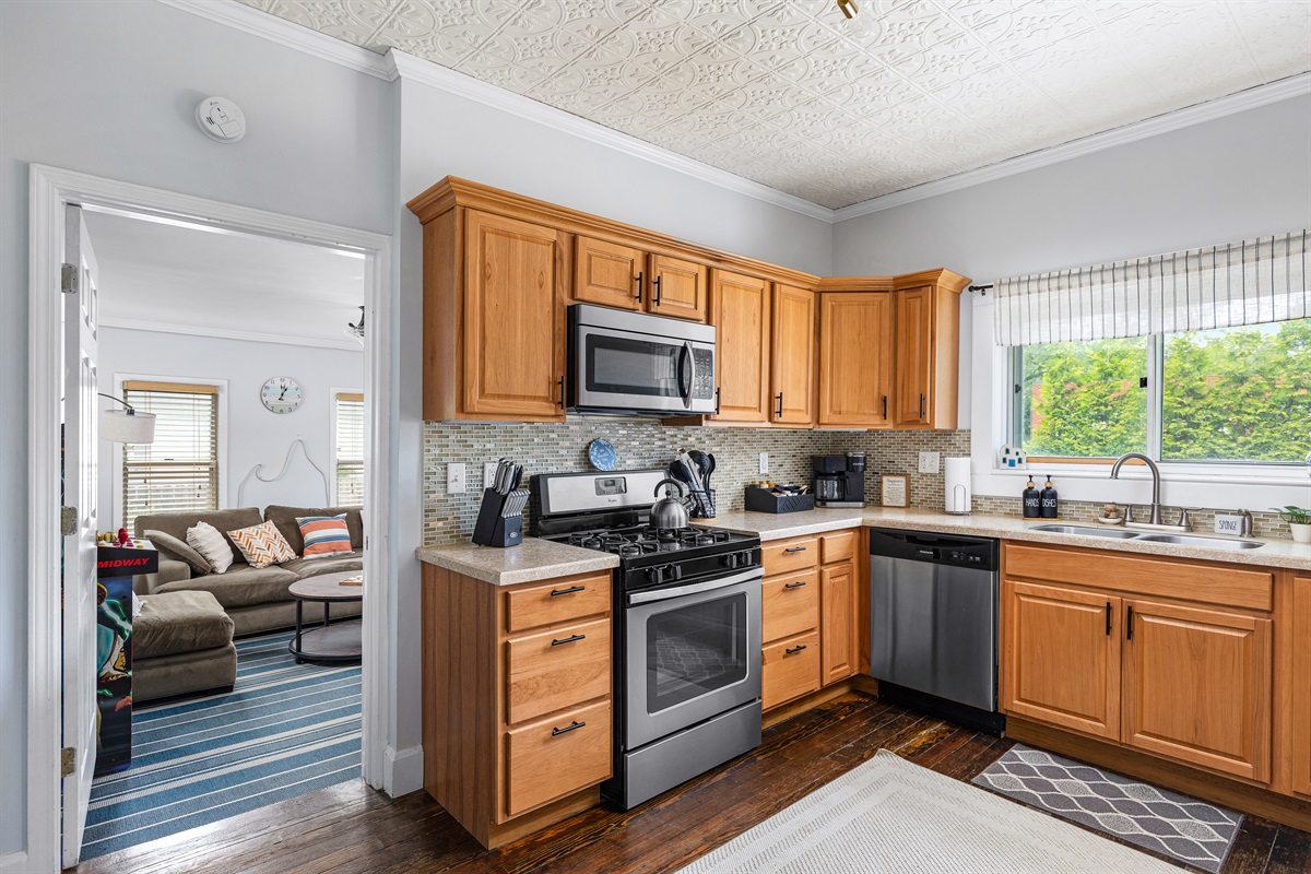 Cook together with plenty of space for helpers, snacks, and meals that bring everyone back to the table.