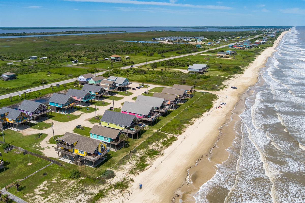 66bccec02b1d4864b2f3e6af1864fae1 Large | Beachhouse | Texas | TX | Vacation Homes | Galveston | Crystal Beach | Kokomo | Breezy Days | Beachfront Elegance | Sunrise Serenity | Southern Sands Property Management, LLC