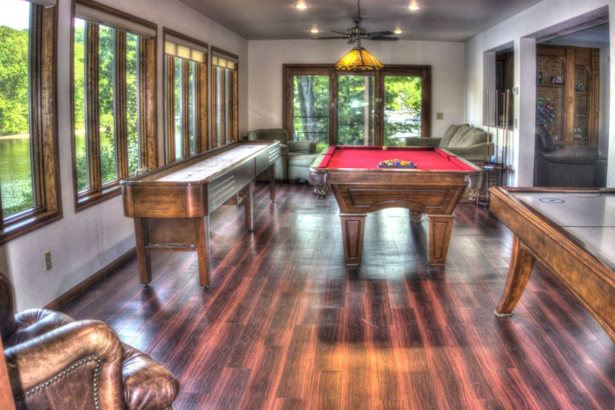 Lake side game room, pool table, air hockey, shuffleboard, lower level