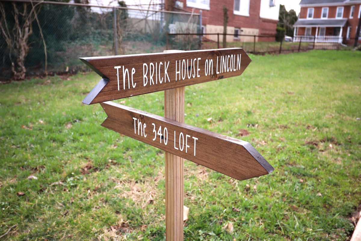The Brick House on Lincoln Entrance at Sidedoor
