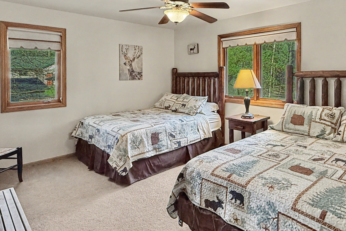 Bedroom - Two Queen Beds