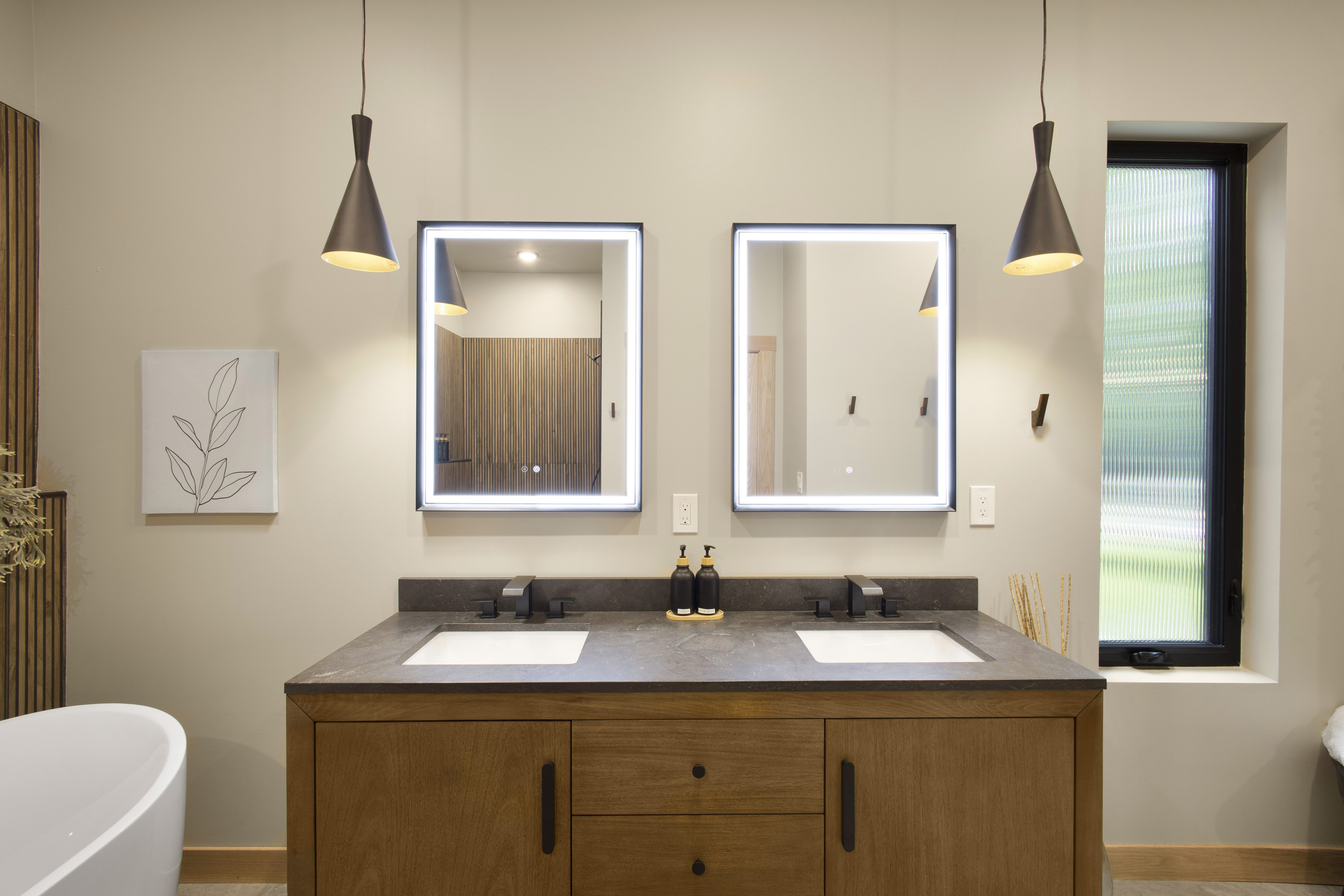 Double Vanity / Lighted Mirrors
