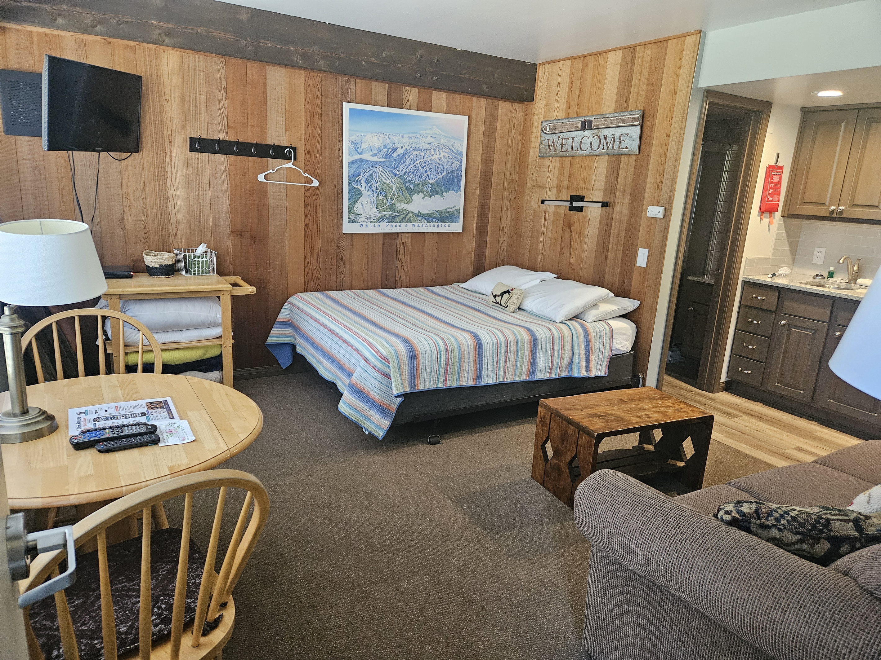 Living Area with Queen Bed
