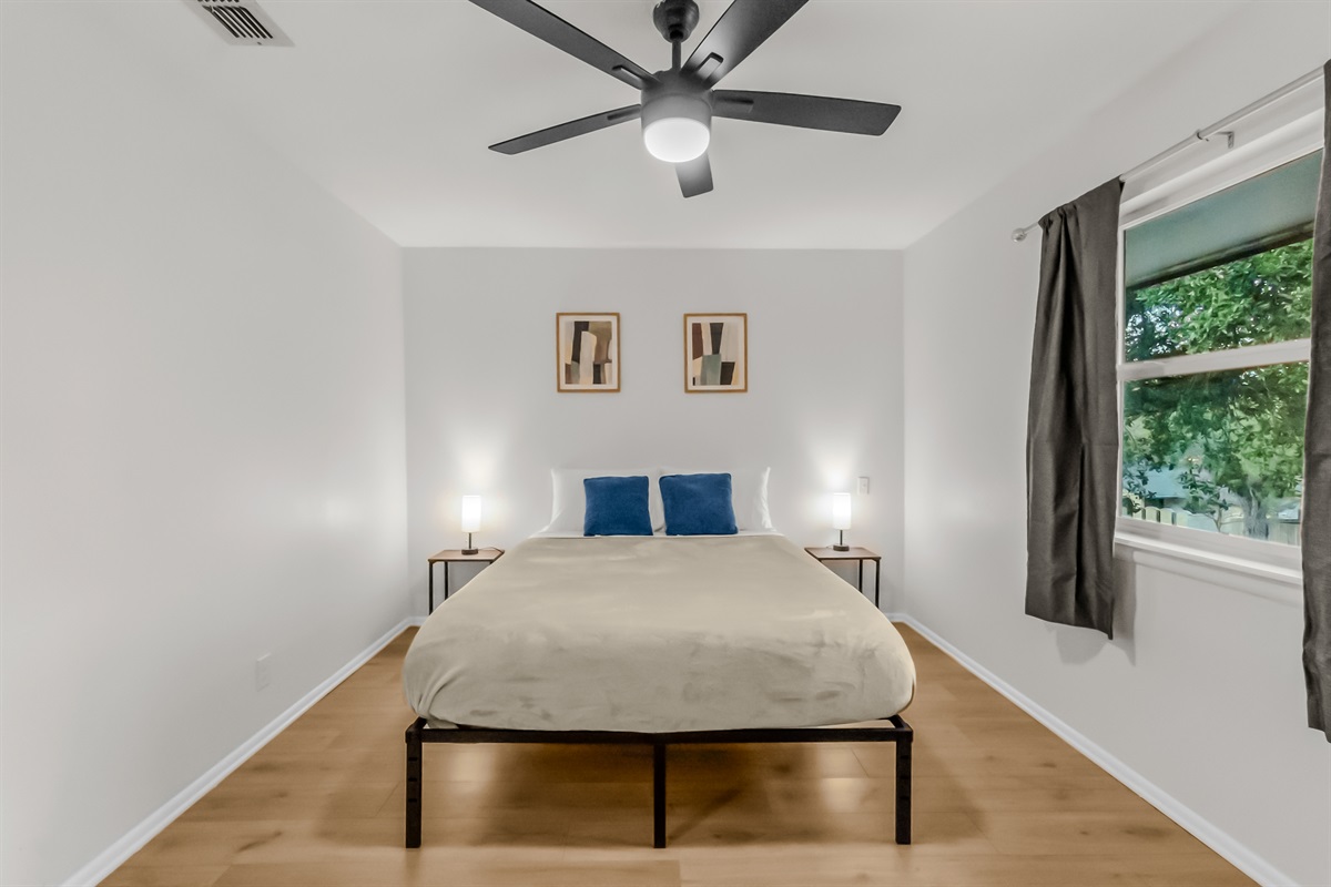 🛏 Bedroom 5  Quiet and comfortable bedroom, ideal for rest after a full day exploring the city.