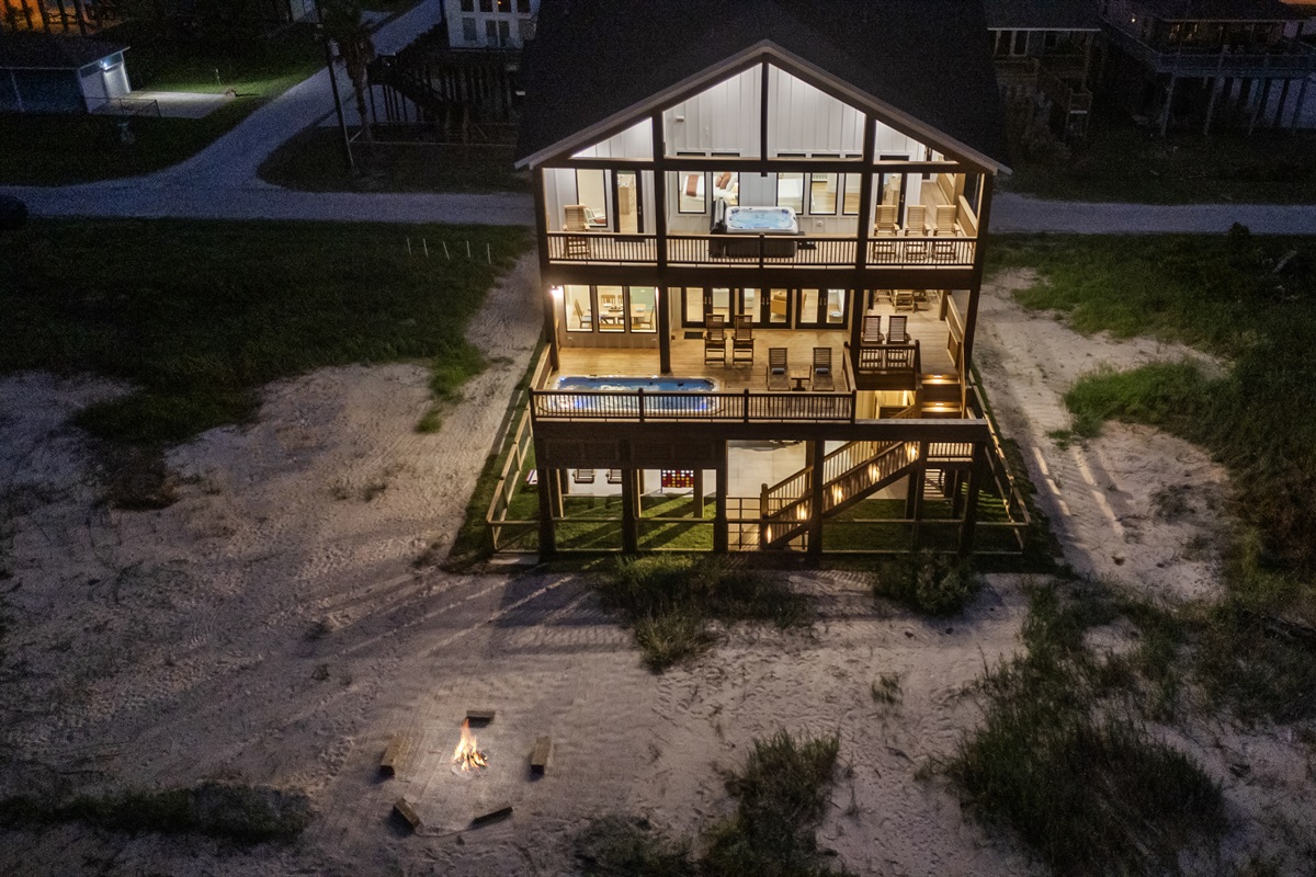 66f13bf3cba547eaa46f5328858ad0e1 Large | Beachhouse | Texas | TX | Vacation Homes | Galveston | Crystal Beach | Kokomo | Breezy Days | Beachfront Elegance | Sunrise Serenity | Southern Sands Property Management, LLC