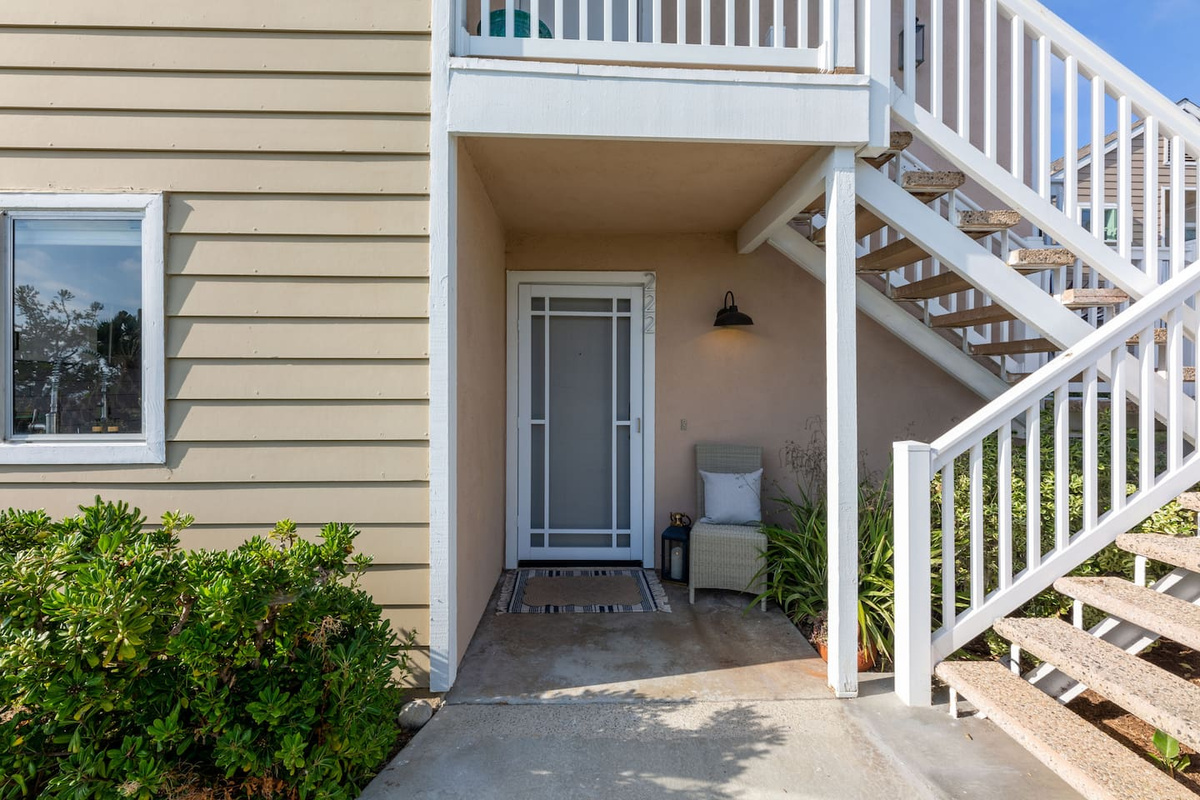 Private front door entry