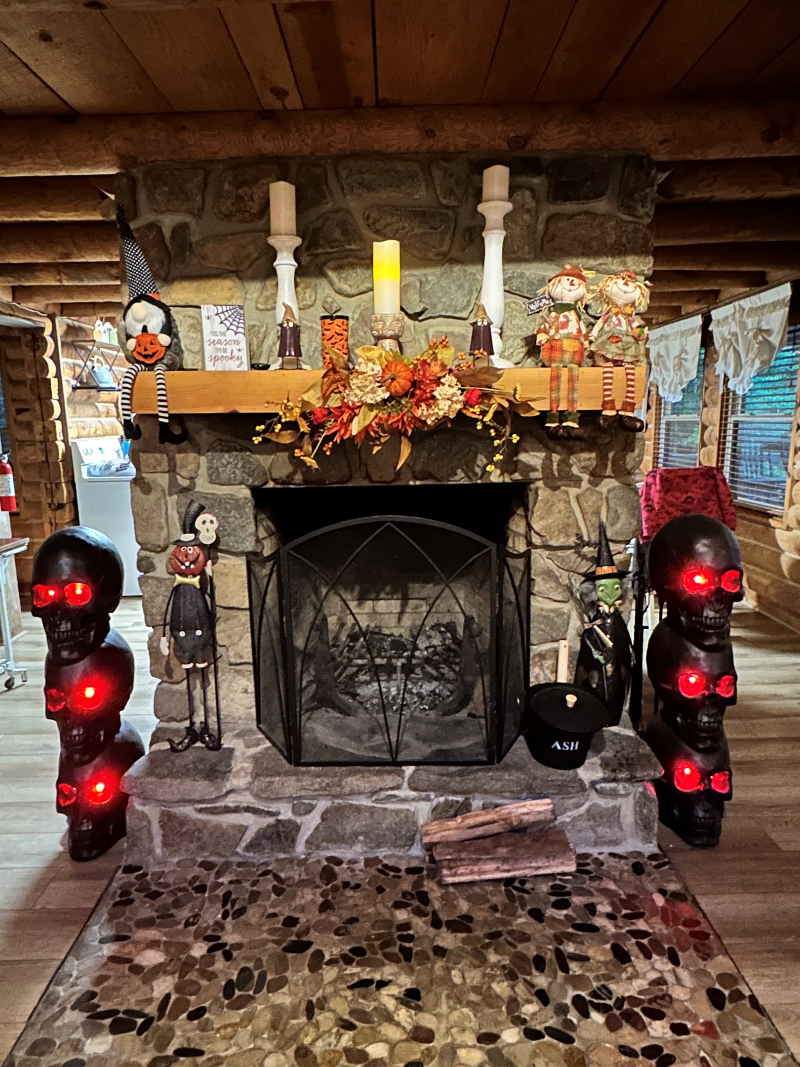 Adding a little fright to the Aloha Smoky Cabin!