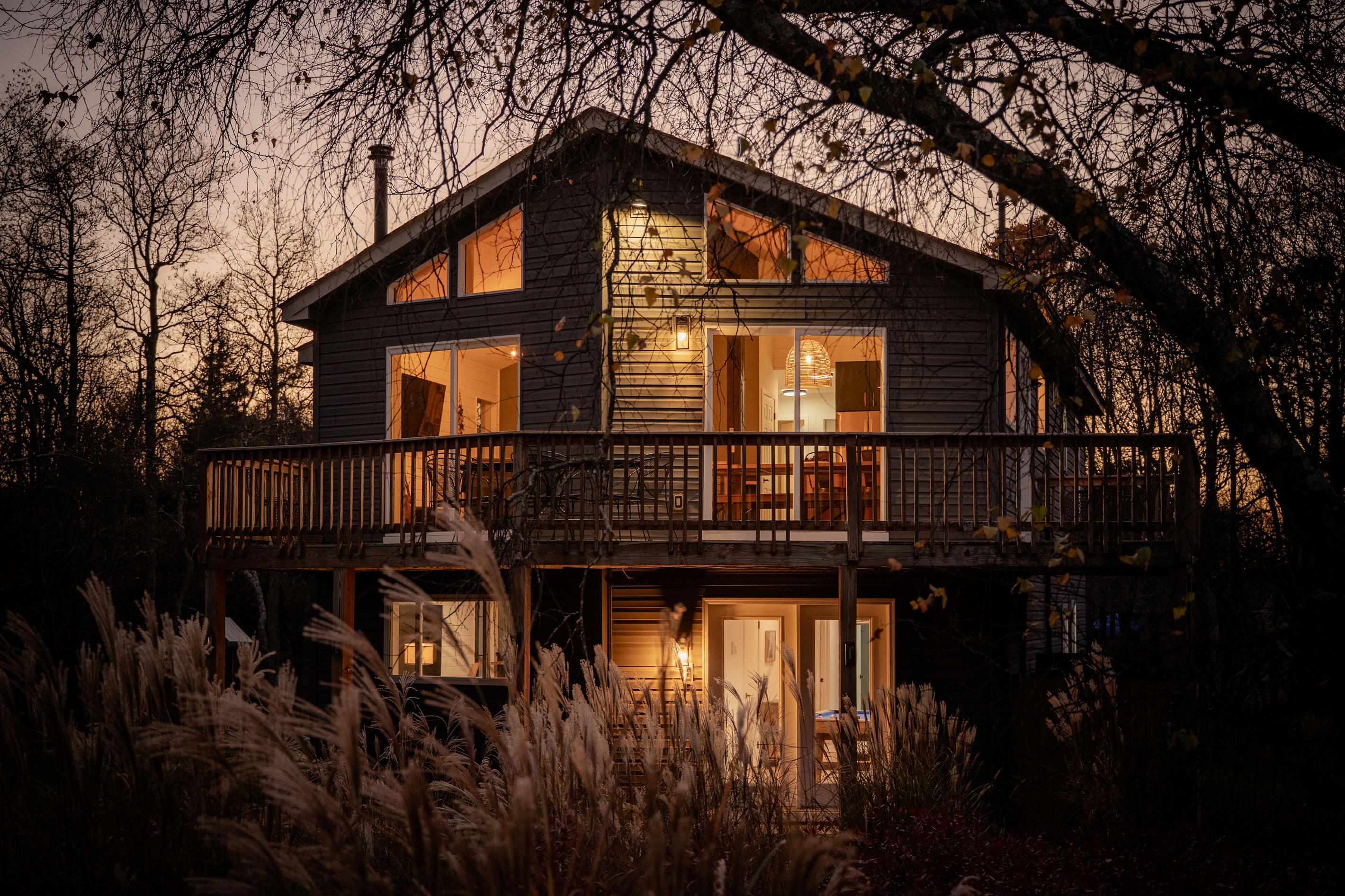 Your Poconos escape awaits. Picture yourself here: warm lights, crackling fire, and mountain air. Unwind in luxury.