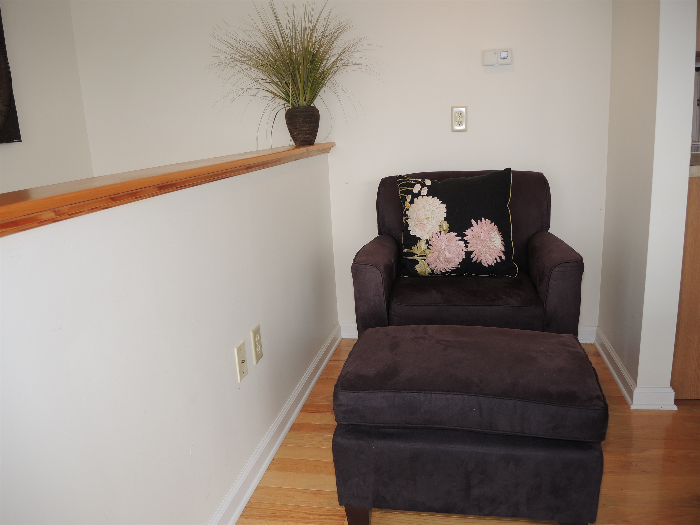 Wide Waterview - Sitting area