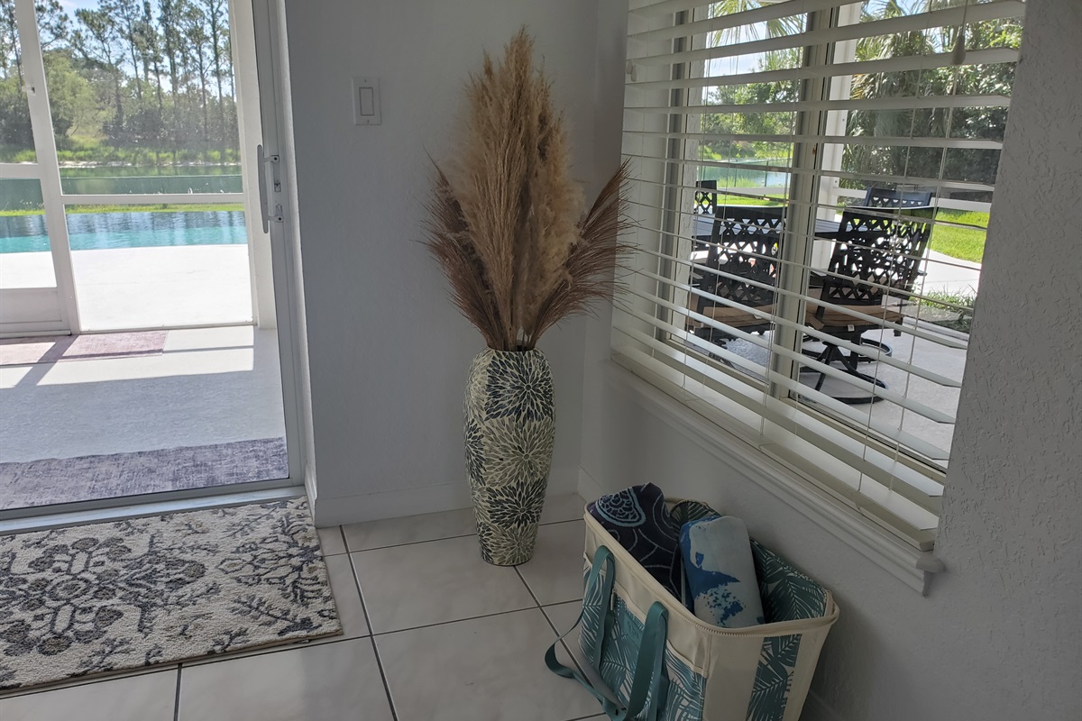 Pool towels and view of lanai