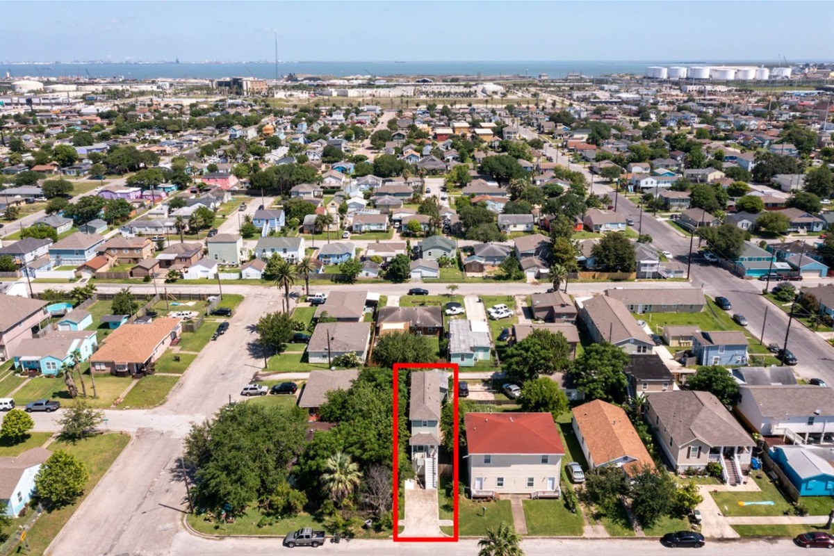 6732235afecb46119cc699b6a359d10d Large | Beachhouse | Texas | TX | Vacation Homes | Galveston | Crystal Beach | Kokomo | Breezy Days | Beachfront Elegance | Sunrise Serenity | Southern Sands Property Management, LLC