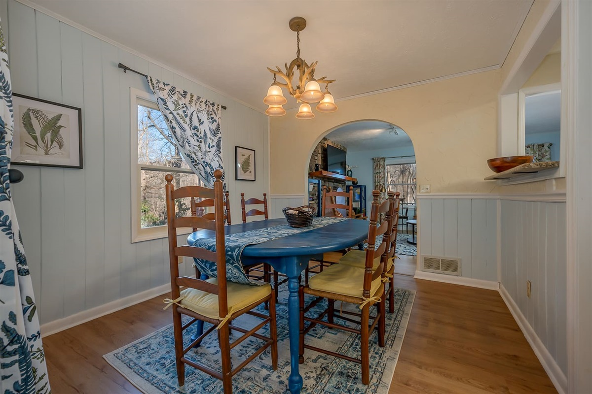 Dining room area 
