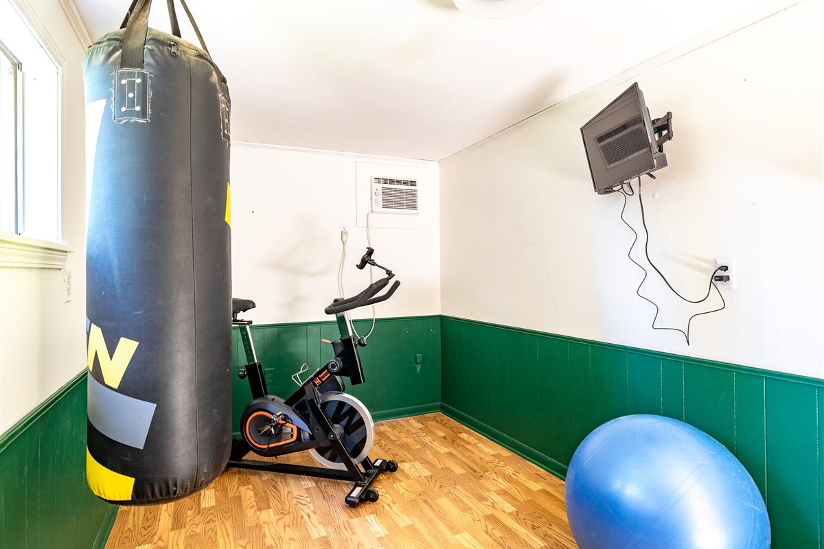 Fitness Room with TV