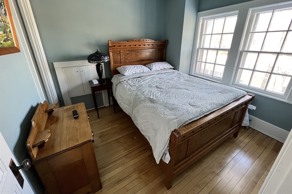 The Empire Room (bedroom 4 of 6)