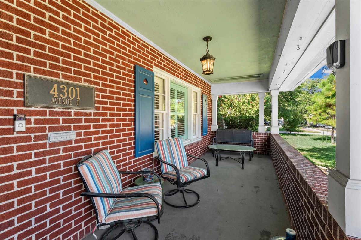 674a4170ac9b4ab0b9ea962b51a077a5 Large | Beachhouse | Texas | TX | Vacation Homes | Galveston | Crystal Beach | Kokomo | Breezy Days | Beachfront Elegance | Sunrise Serenity | Southern Sands Property Management, LLC