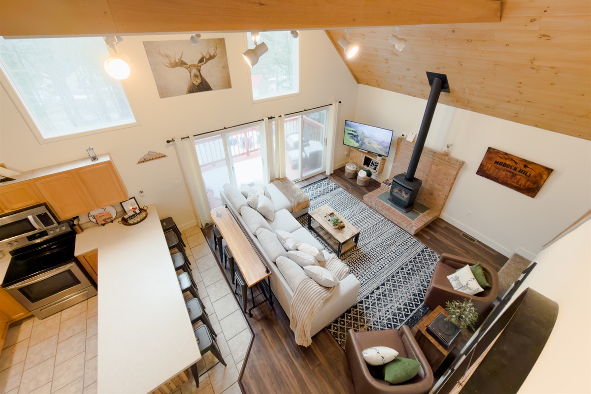 Overlooking the living and kitchen area, enough room for all the guests. 