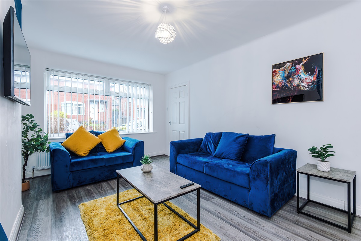 The spacious, modern & airy lounge benefits from modern decor and smart TV with streaming services and fast free WiFi throughout 