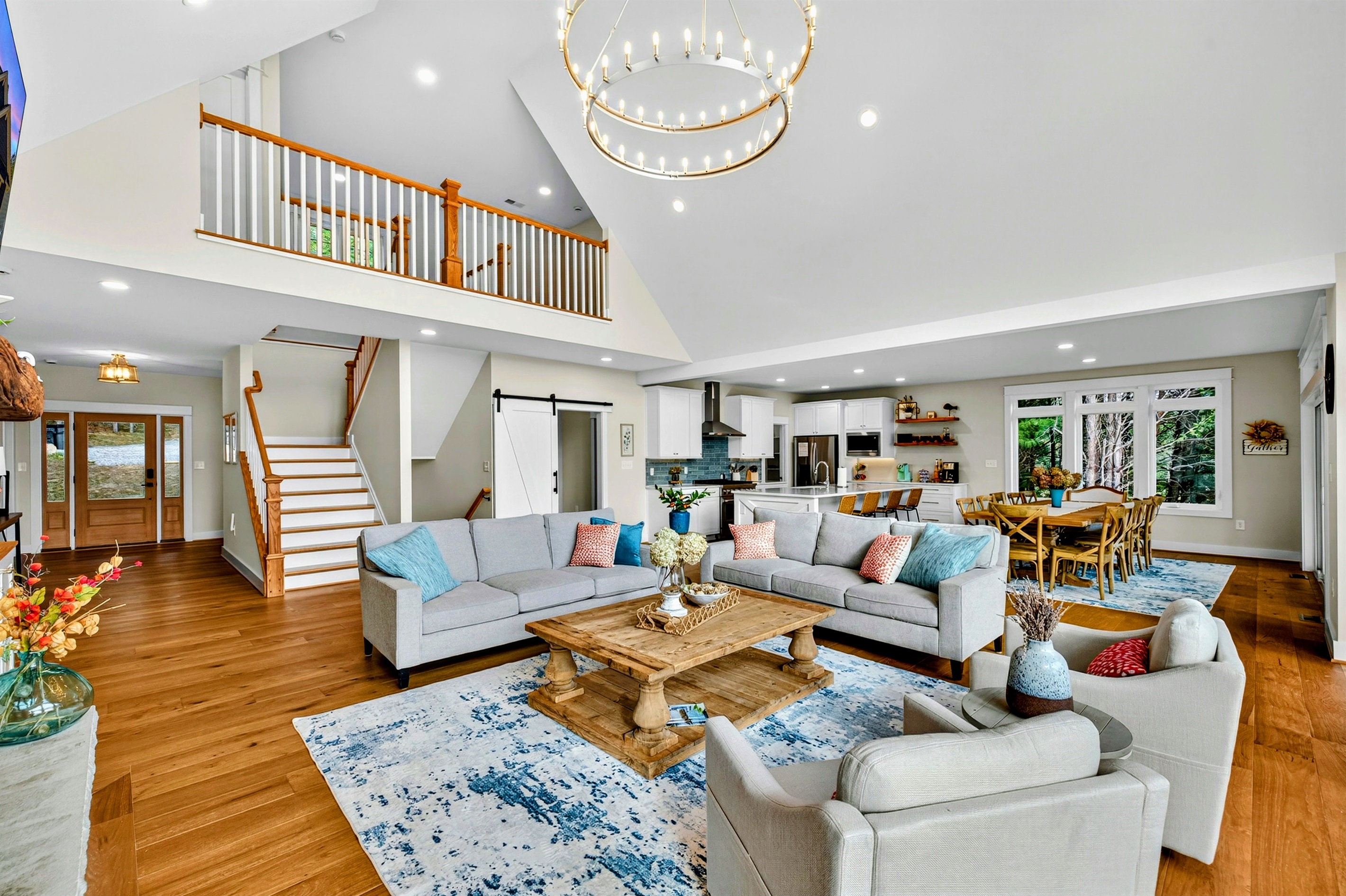 Lake house living doesn't get any better. We have thought of every detail. A gorgeous great room paired with a custom chef kitchen, crafted for both every day & elegance. Guests will enjoy all the high-end details in the kitchen from start to finish.