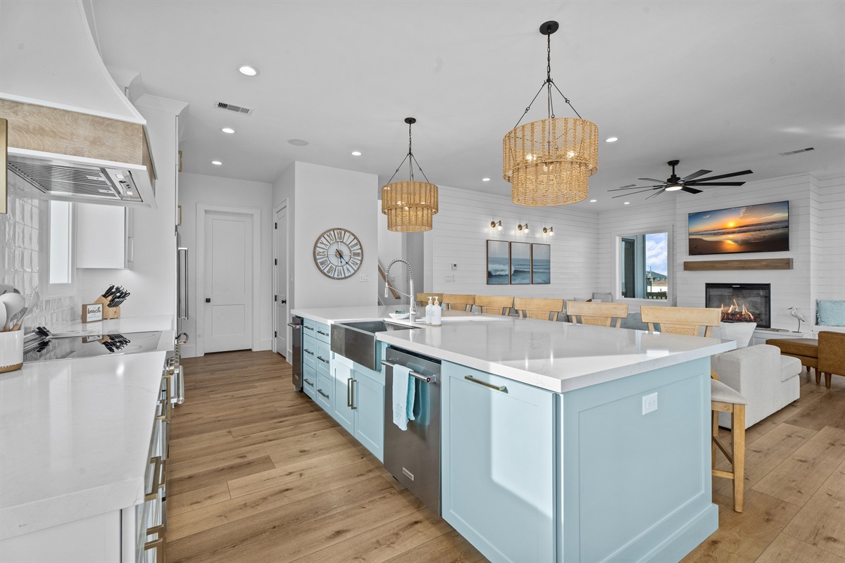 677202de285c4730b847fccde05024a3 Large | Beachhouse | Texas | TX | Vacation Homes | Galveston | Crystal Beach | Kokomo | Breezy Days | Beachfront Elegance | Sunrise Serenity | Southern Sands Property Management, LLC