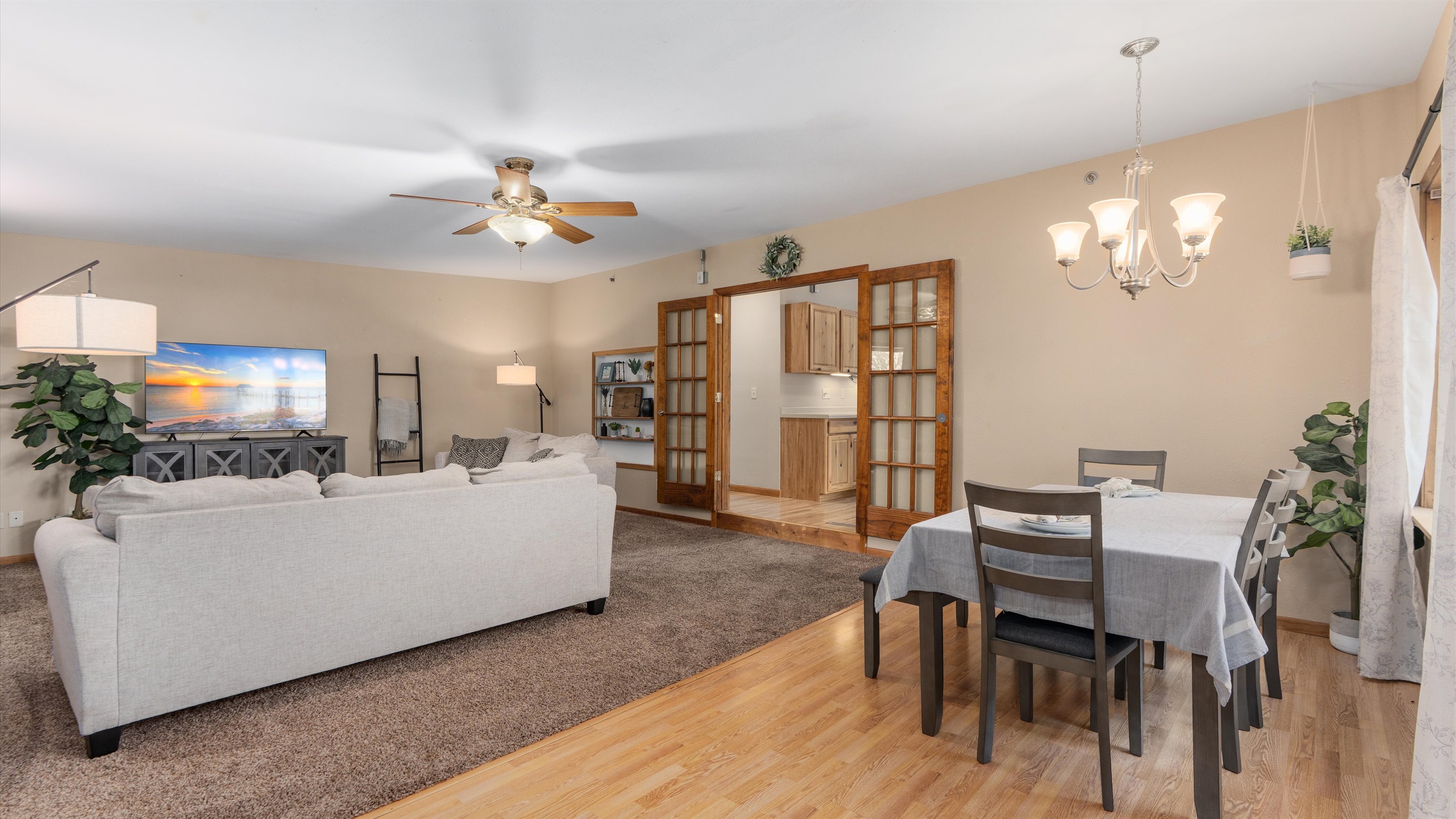The living room, dining room, kitchen and jacuzzi bath are upstairs.