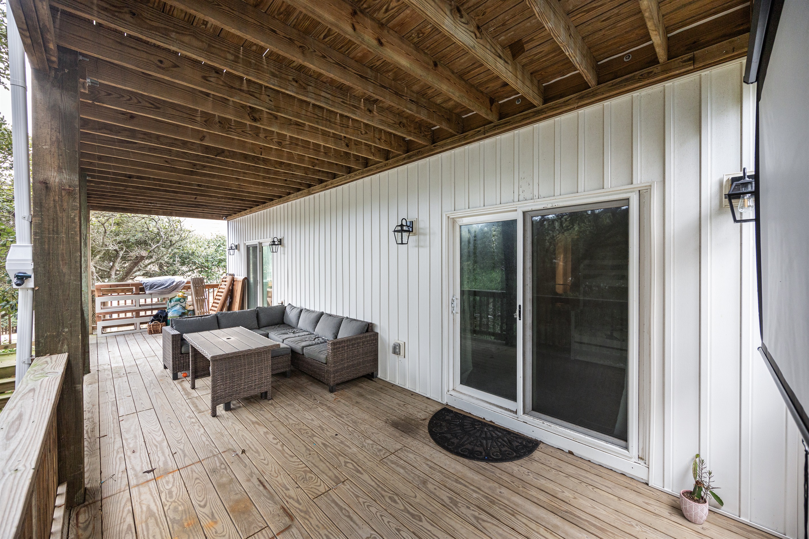 Grab your blanket and some popcorn! Cozy up on the deck for open-air movie nights.