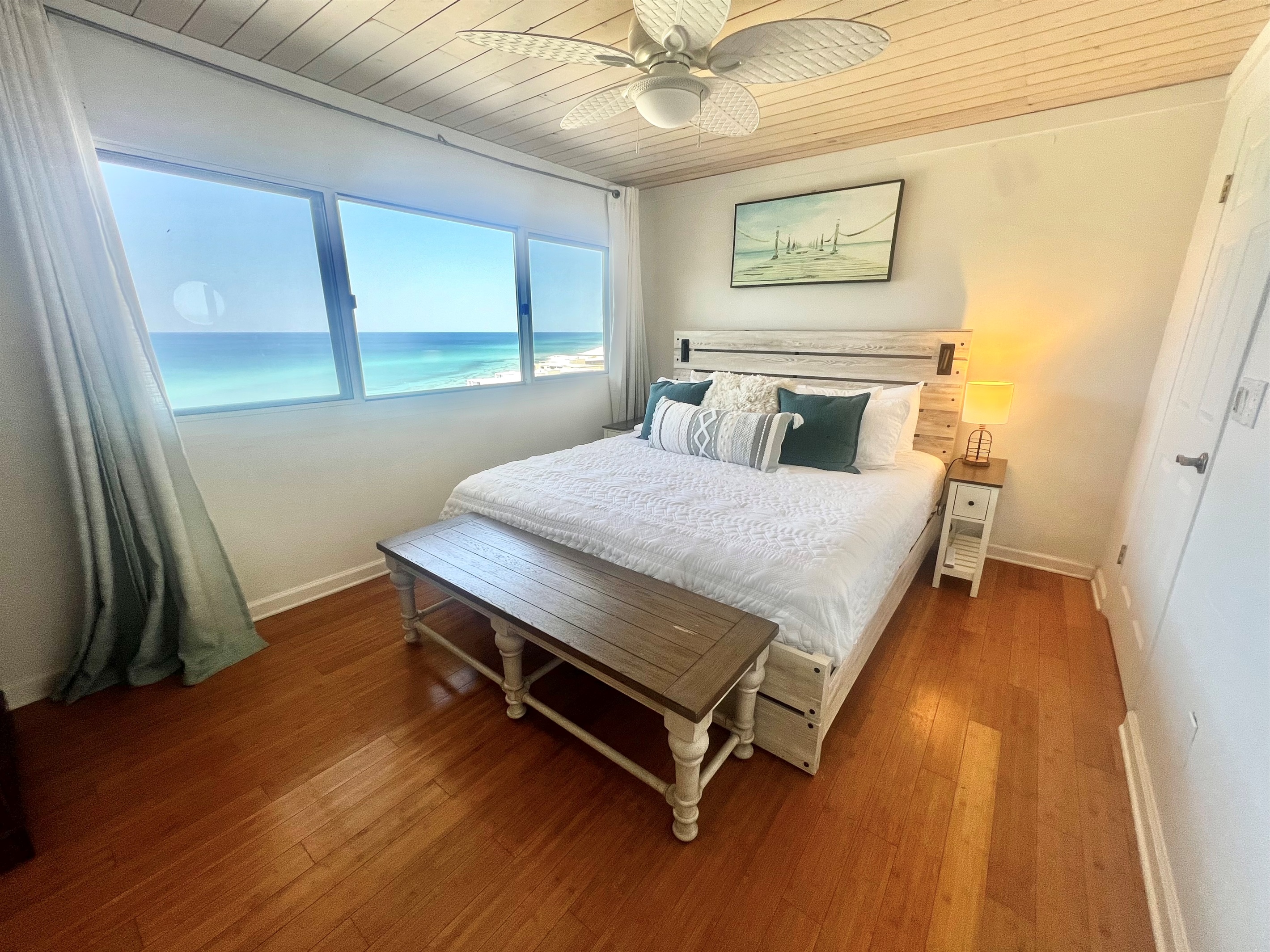 Main Floor King Bed