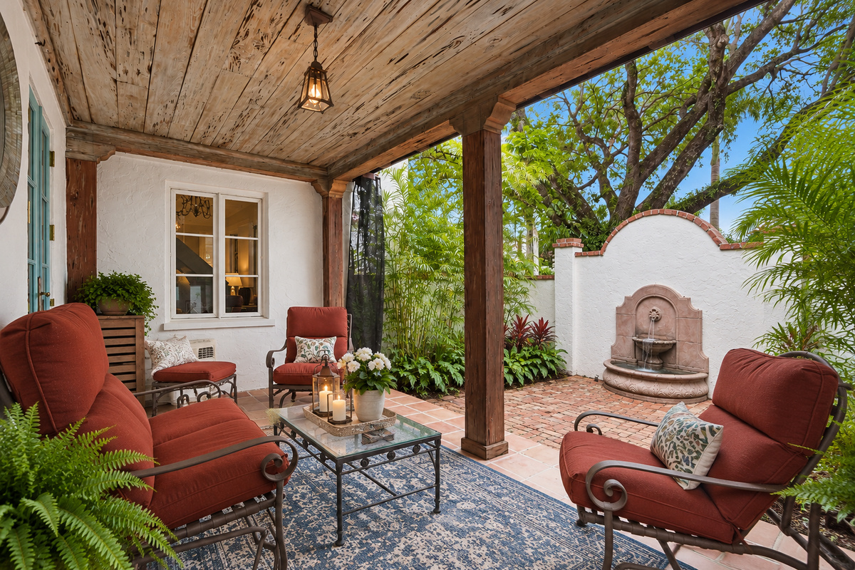 Screened in patio with portable outdoor AC.