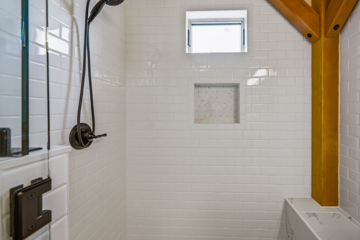 AWE>>> the luxury Shower