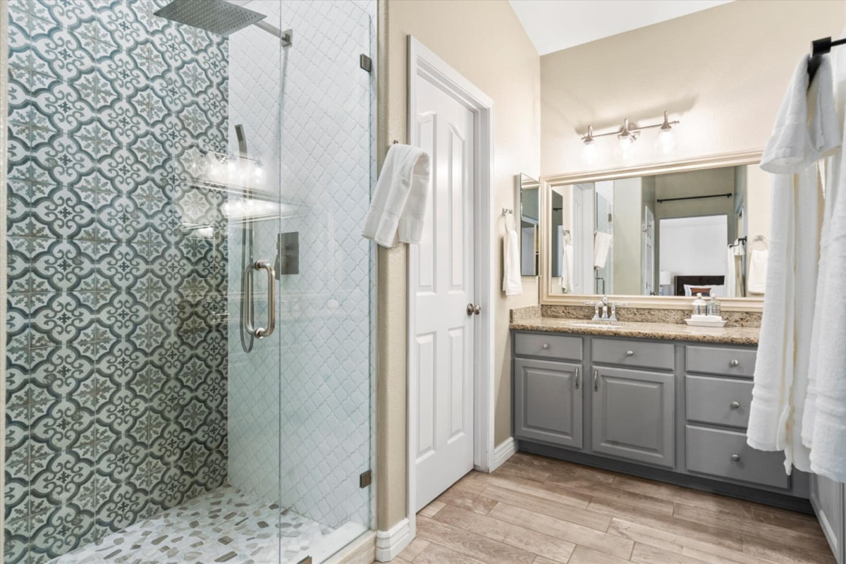 Master bedroom, ensuite bath