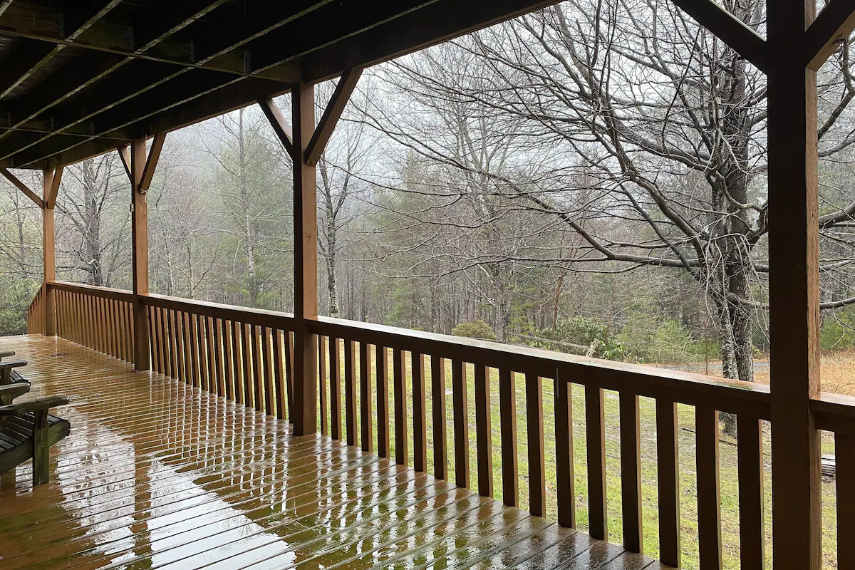 Lower deck