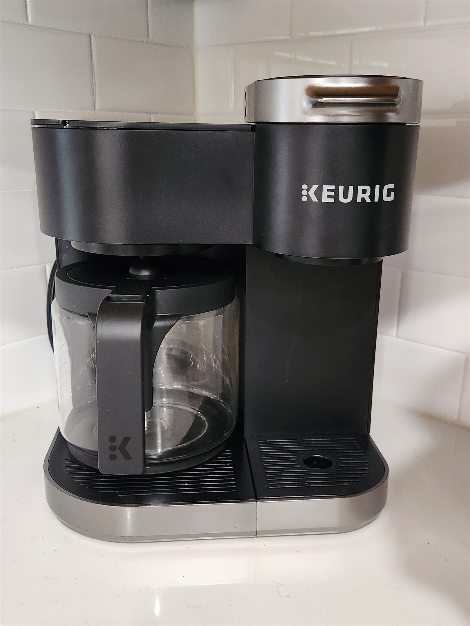 Dual coffee maker - Kcup or drip brew!