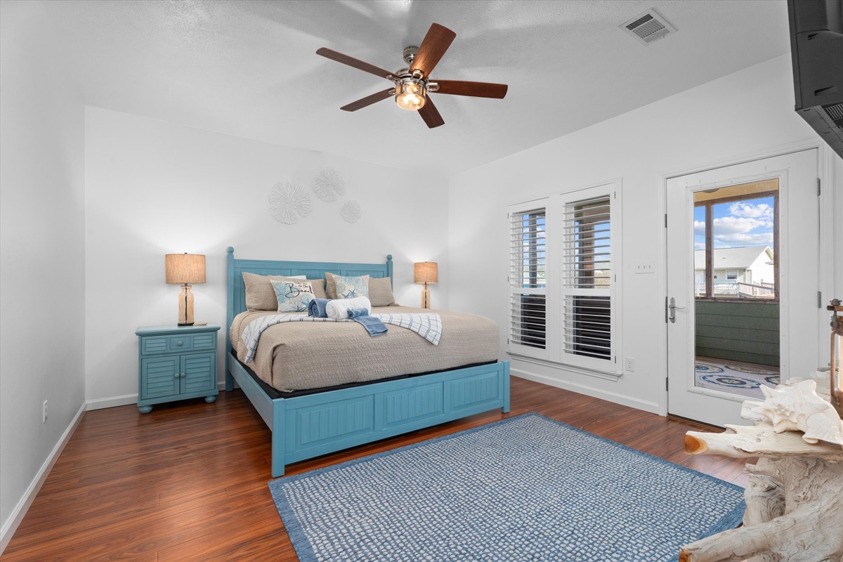 678dd406e8f14c418aeb978e15c160d0 Large | Beachhouse | Texas | TX | Vacation Homes | Galveston | Crystal Beach | Kokomo | Breezy Days | Beachfront Elegance | Sunrise Serenity | Southern Sands Property Management, LLC