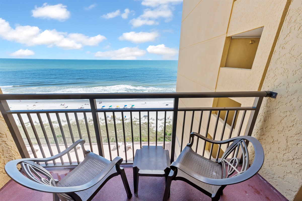 Balcony with Amazing Views of the Ocean🌊☀️