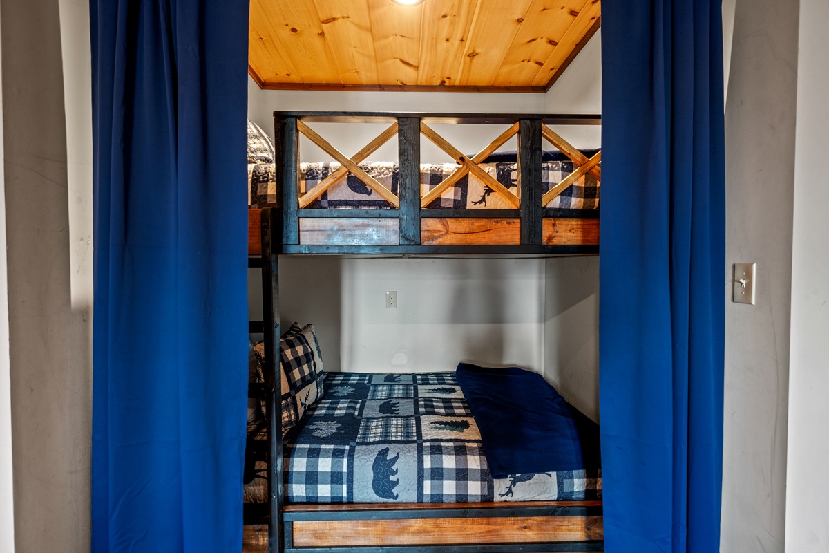 Queen built in bunks