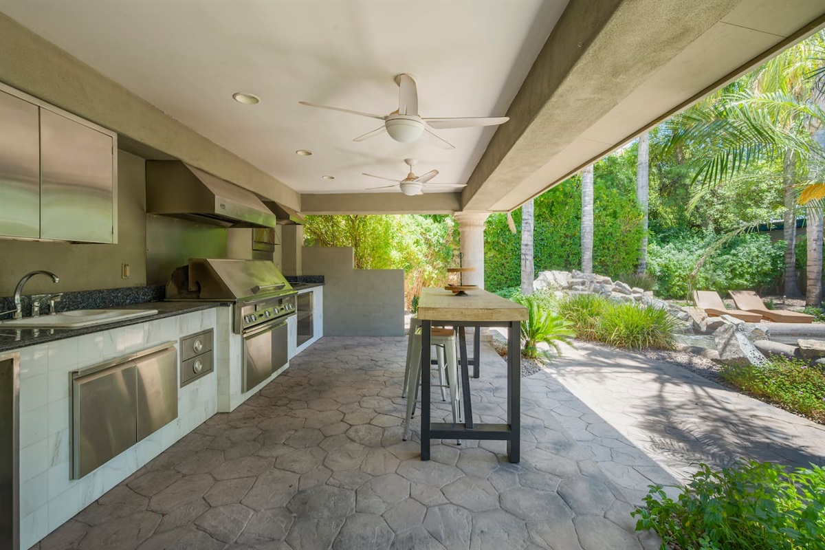 7BR+ Bonus Room Phoenician Mansion w/ Hot Tub&Pool-Heat Avail! — 7BR+Bonus Room Phoenician Estate • Heated Pool + Hot Tub, Phoenix, Arizona — photo 56