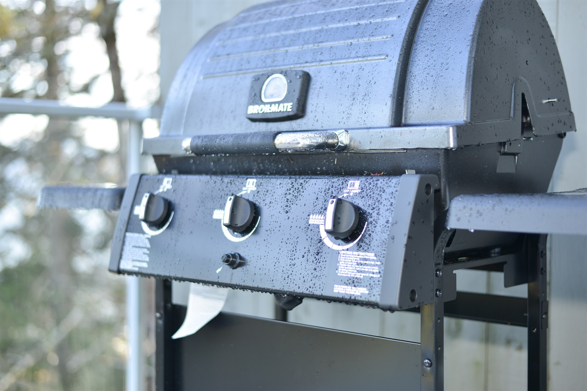  Grill-ready with propane BBQ on deck