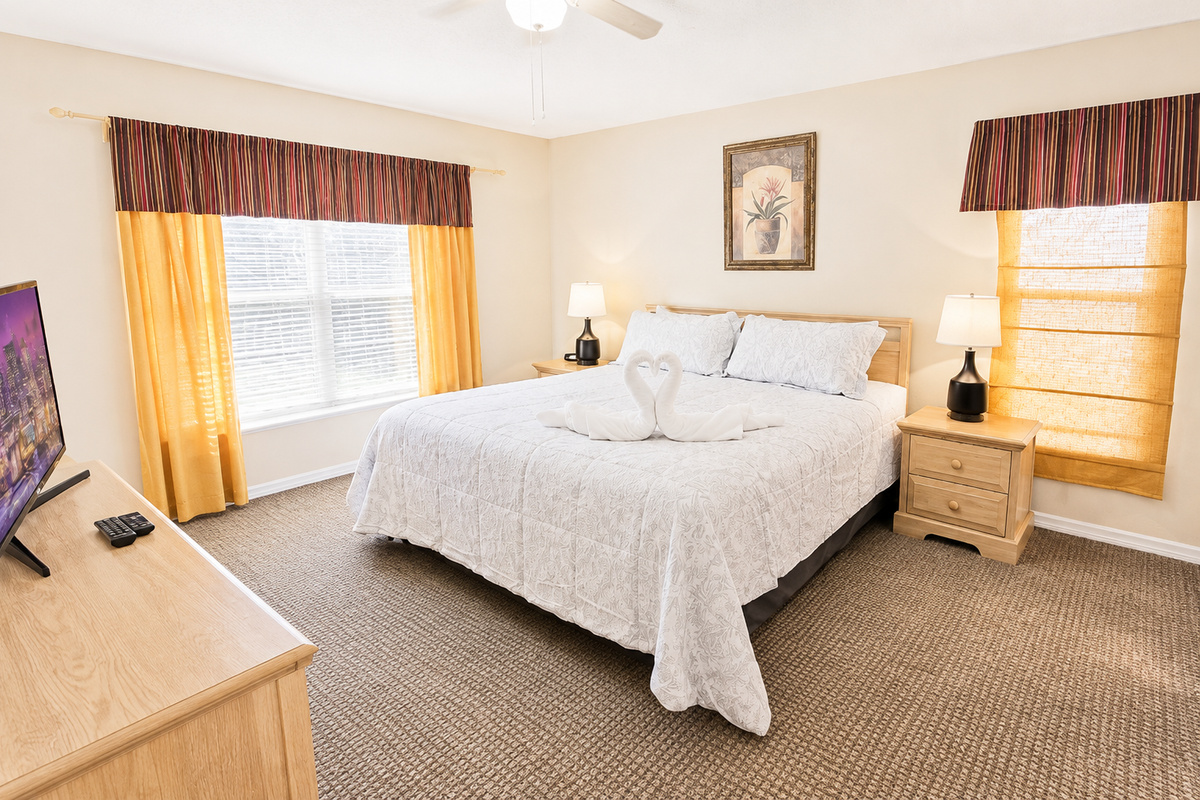 Master KING Bedroom, TV, Ceiling Fan