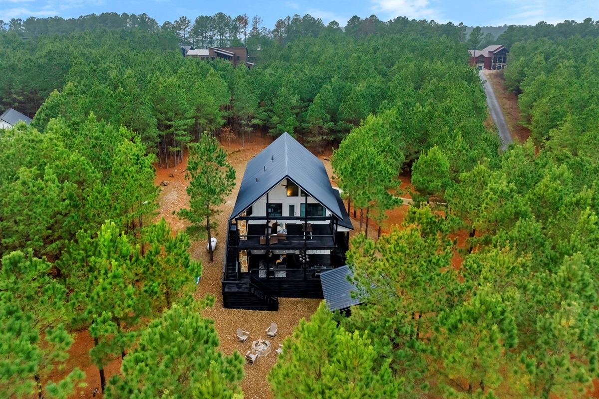 Aerial view showing total privacy with room to unwind and explore 🌲