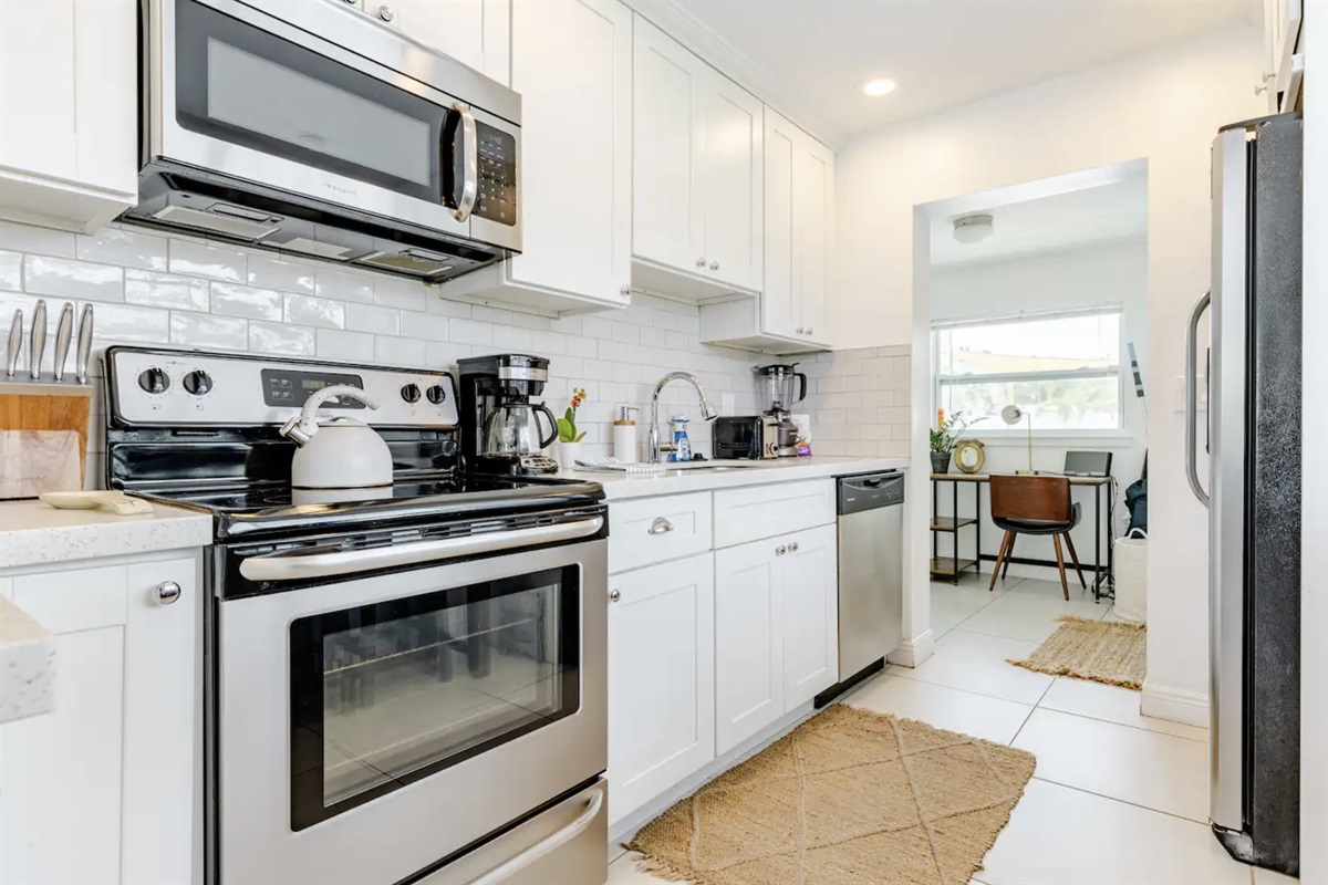 Full kitchen has everything you need for a great meal prep.