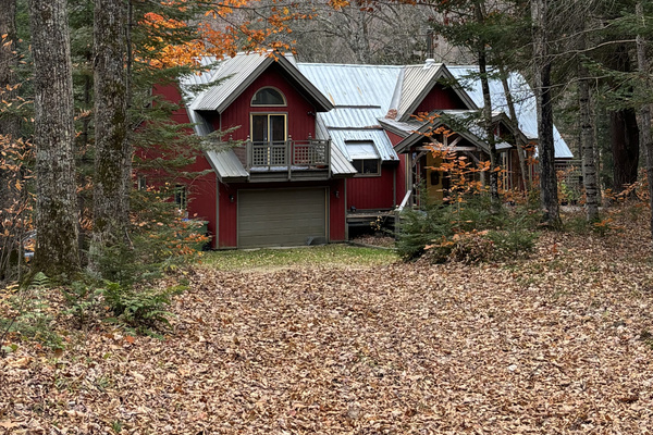 Fall-time view of front of cottage as seen from driveway