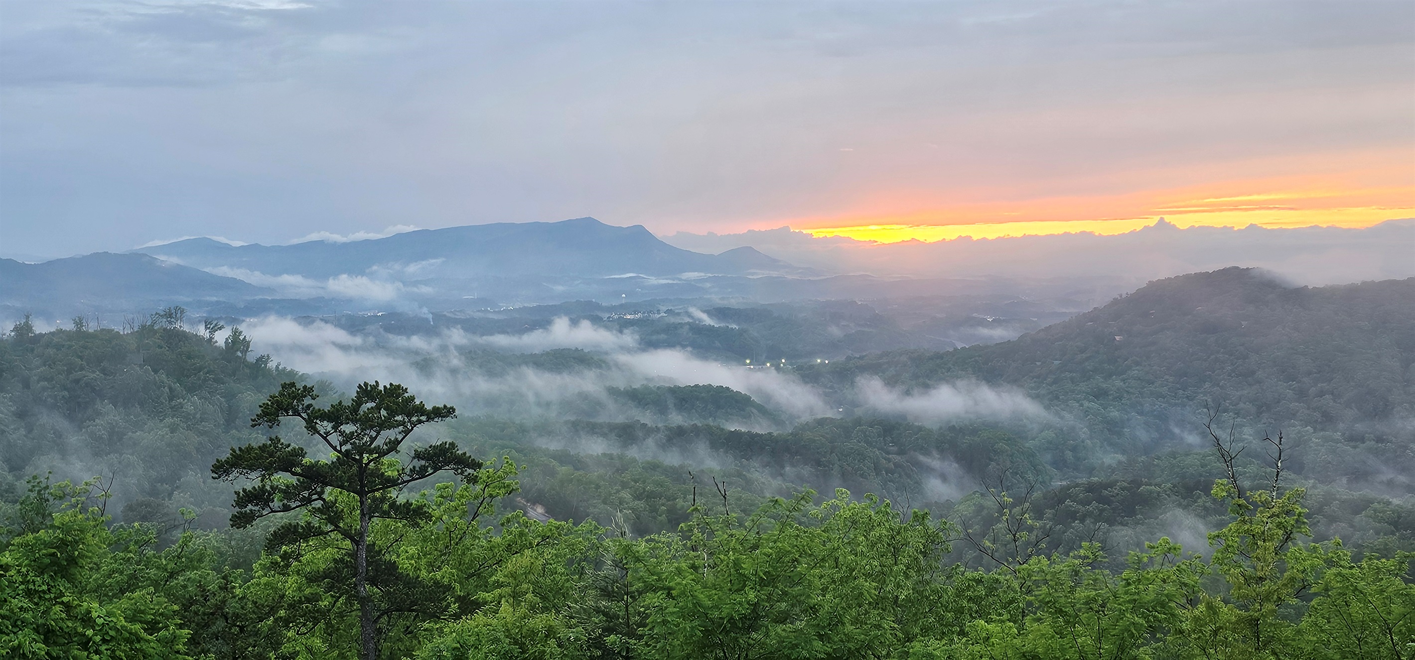 smoky mountain views from sky haven
