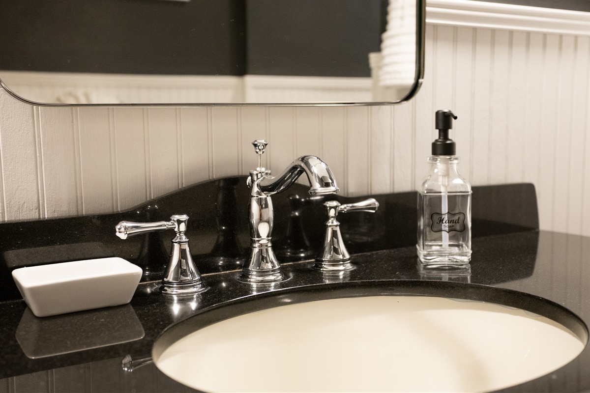 Stylish and functional—your morning routine made easy.