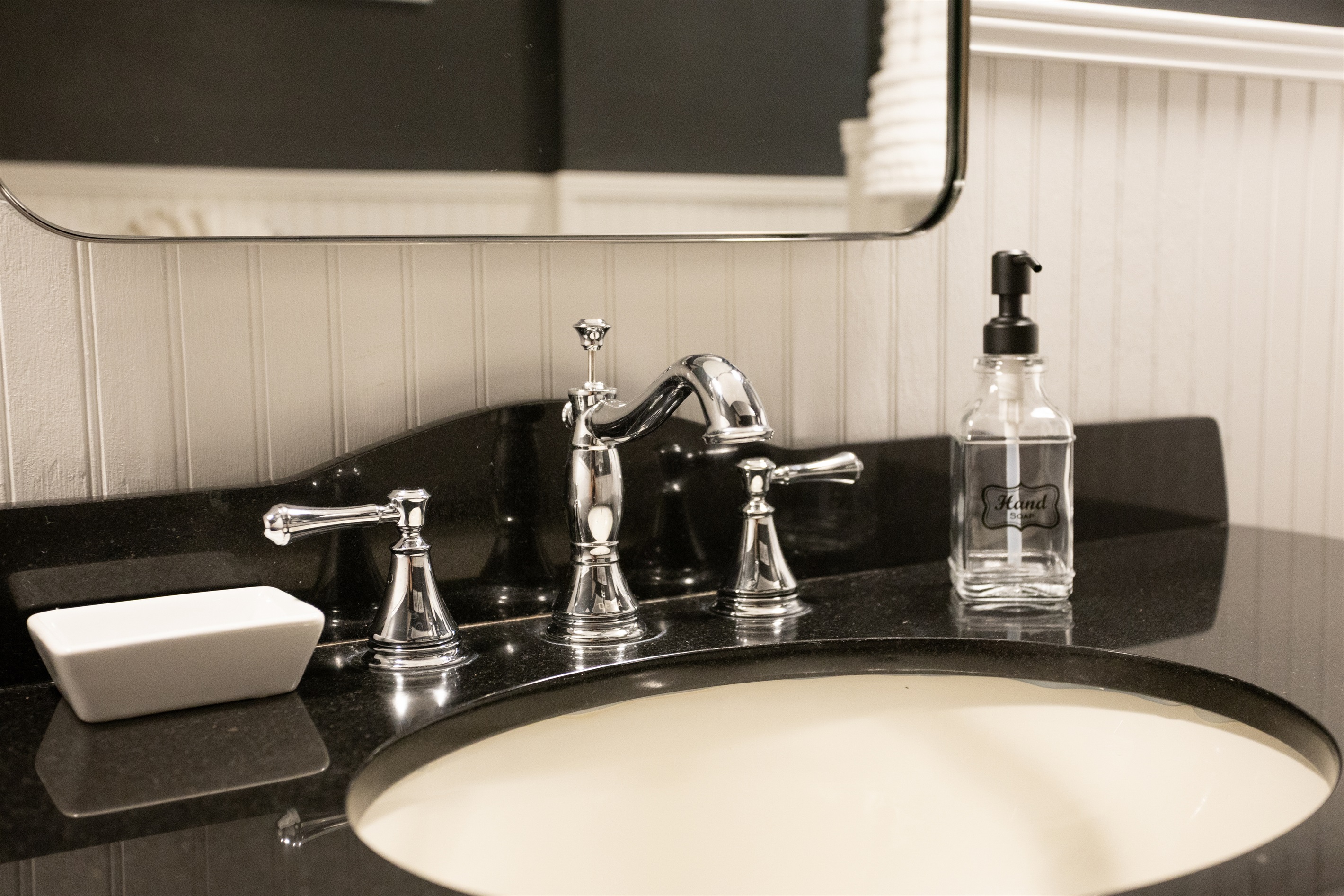 Stylish and functional—your morning routine made easy.