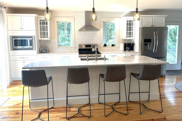 Kitchen with stools for 4