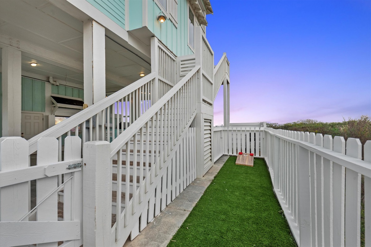 67cb1214df3347f589dc8110c6dd00f5 Large | Beachhouse | Texas | TX | Vacation Homes | Galveston | Crystal Beach | Kokomo | Breezy Days | Beachfront Elegance | Sunrise Serenity | Southern Sands Property Management, LLC