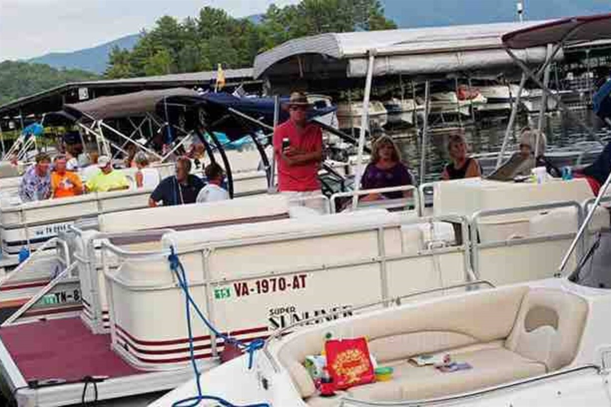 Check out Laurel Marina at South Holston Lake! 