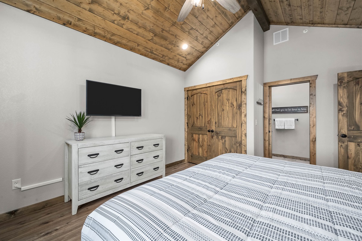 Upper level King bedroom #1 with ensuite bathroom