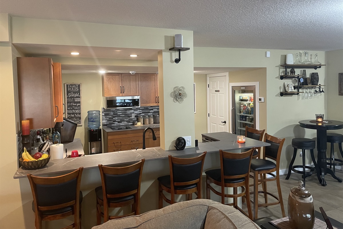Large eating bar and seating for 6.