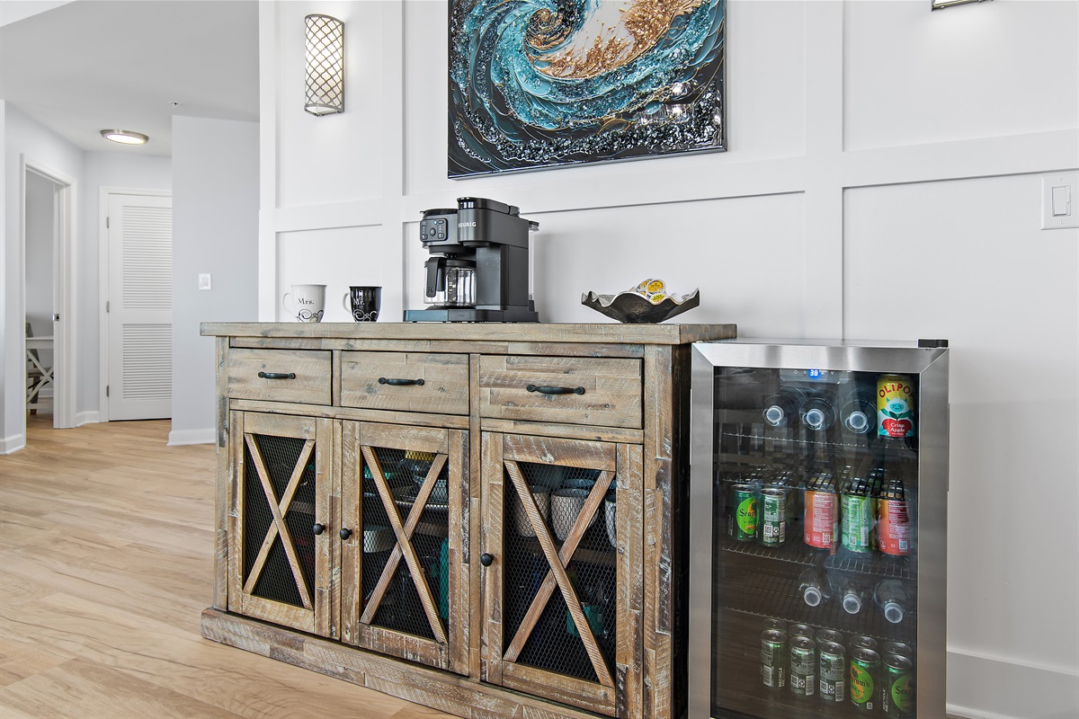 Kitchen with Keurig/Drip combo coffee maker