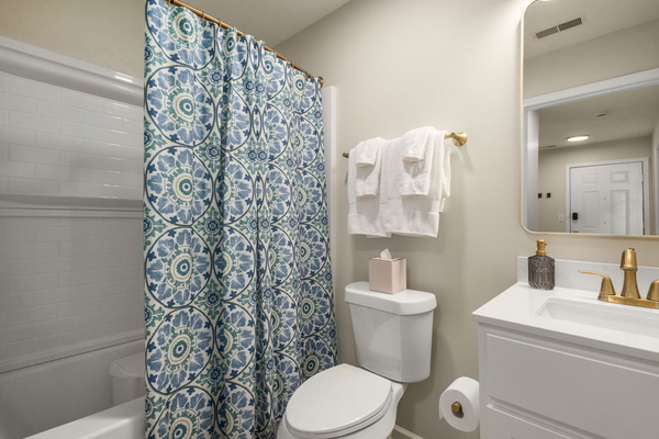 Luxury 2BR/2BA Condo | Walk to Notre Dame, photo 15